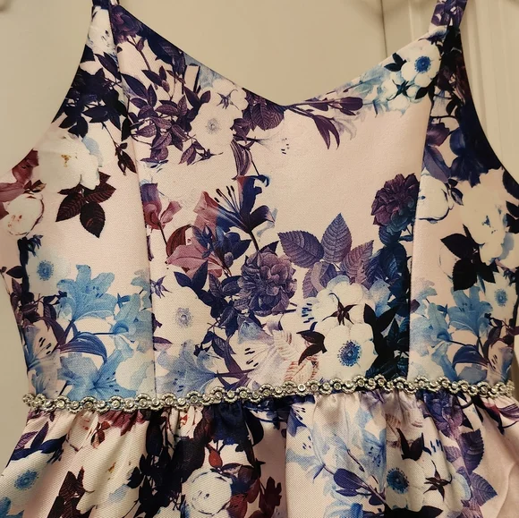 Emily Rose Lilac Floral Dress - Picture 6 of 9